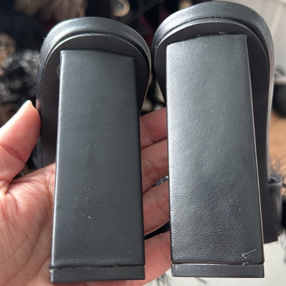 NEW SEXY VENUS Black Feathers and Chains Mules Sz10 - Picture 6 of 9